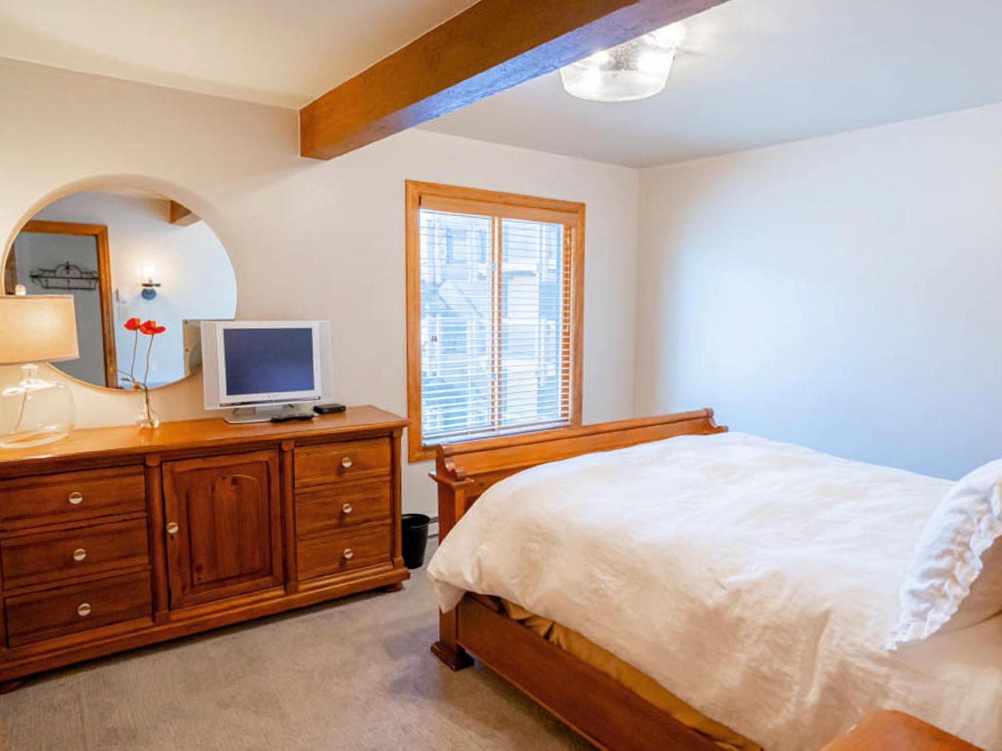 Lift One Condominiums - One, Two, Three Bedroom Units Adjacent To Downtown Aspen Oda fotoğraf